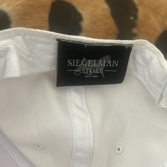 Rare siegelamn stable hat from the Hamnletonian 2023 - Picture 4 of 4